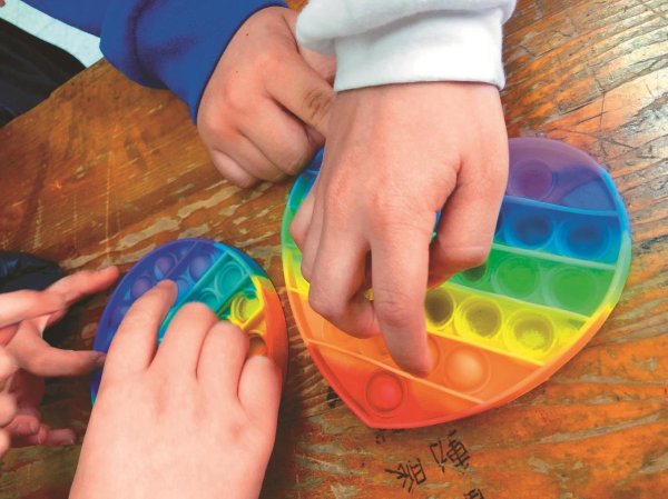 How to play with a mouse board toy to increase concentration? Experts teach you how to add more ways to play