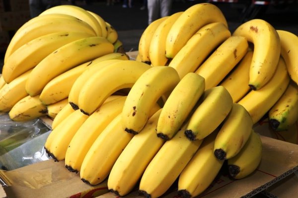 When choosing a banana, don’t just look at the color of the skin! He said it 
