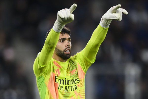 It only takes 110 games! Raya becomes the fastest goalkeeper in Arsenal history to achieve 50 clean sheets